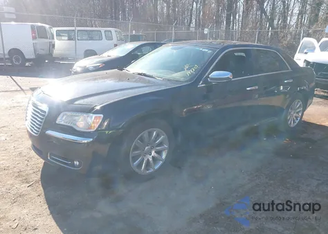 2013 Chrysler 300C z USA, uszkodzony, nr VIN 2C3CCAETXDH657410